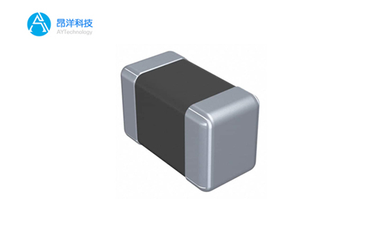 如何通過貼片電容改善電源完整性與EMI性能？